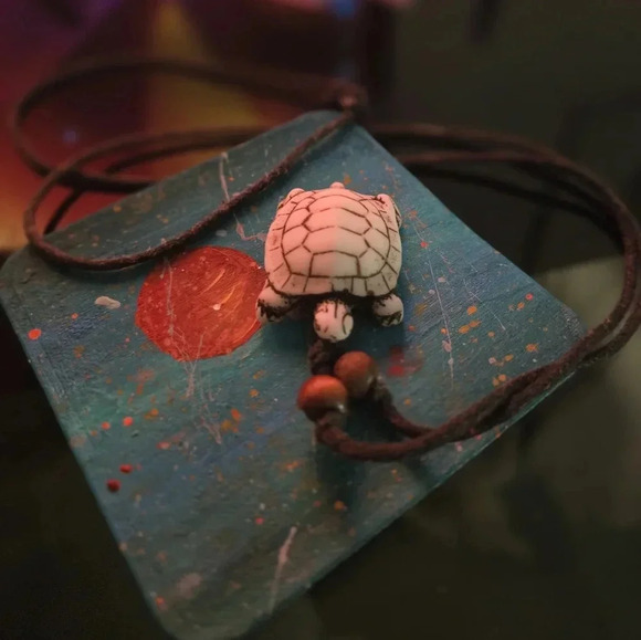 Adjustable Turtle Necklace - Picture 7 of 7